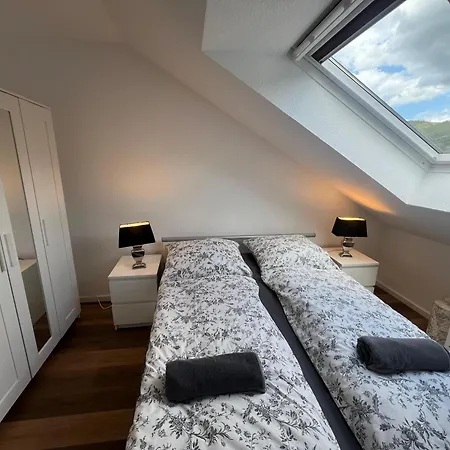 Gemuetliche 3-zimmer-wohnung Mit Panoramablick Und Kostenlosem Ueberdachten Parkplatz Apartamento Winterberg