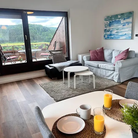 Gemuetliche 3-zimmer-wohnung Mit Panoramablick Und Kostenlosem Ueberdachten Parkplatz