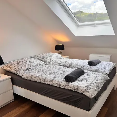 Apartmán Gemuetliche 3-zimmer-wohnung Mit Panoramablick Und Kostenlosem Ueberdachten Parkplatz