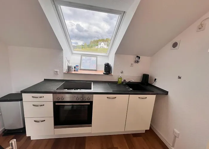 Gemuetliche 3-zimmer-wohnung Mit Panoramablick Und Kostenlosem Ueberdachten Parkplatz *