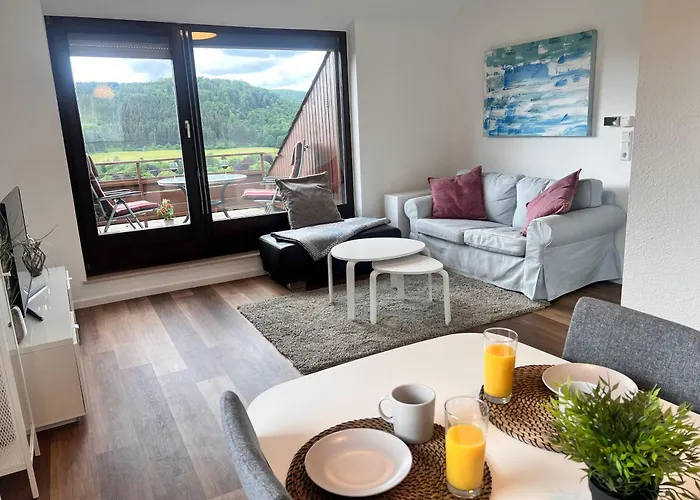 Gemuetliche 3-zimmer-wohnung Mit Panoramablick Und Kostenlosem Ueberdachten Parkplatz