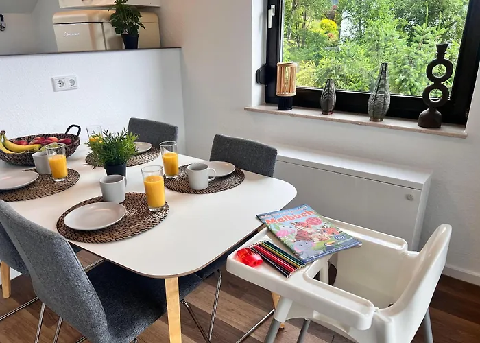 Gemuetliche 3-zimmer-wohnung Mit Panoramablick Und Kostenlosem Ueberdachten Parkplatz Apartament