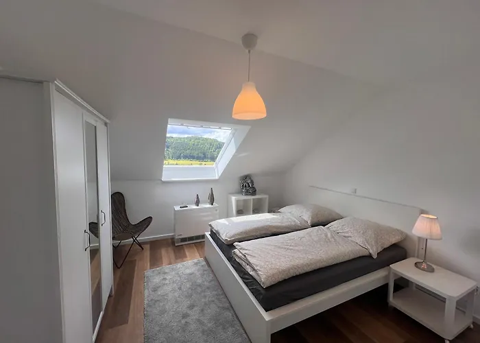 Gemuetliche 3-zimmer-wohnung Mit Panoramablick Und Kostenlosem Ueberdachten Parkplatz Apartament