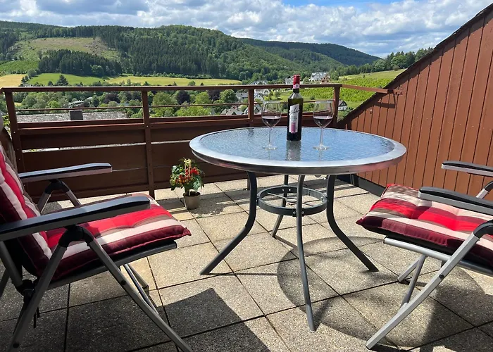 Gemuetliche 3-zimmer-wohnung Mit Panoramablick Und Kostenlosem Ueberdachten Parkplatz *